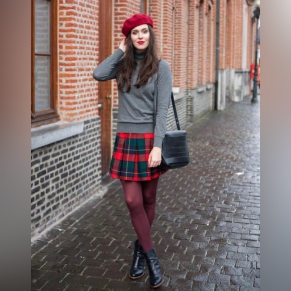 Brand New Classic Red Wool 100% Beret Hat, OS - Picture 9 of 12